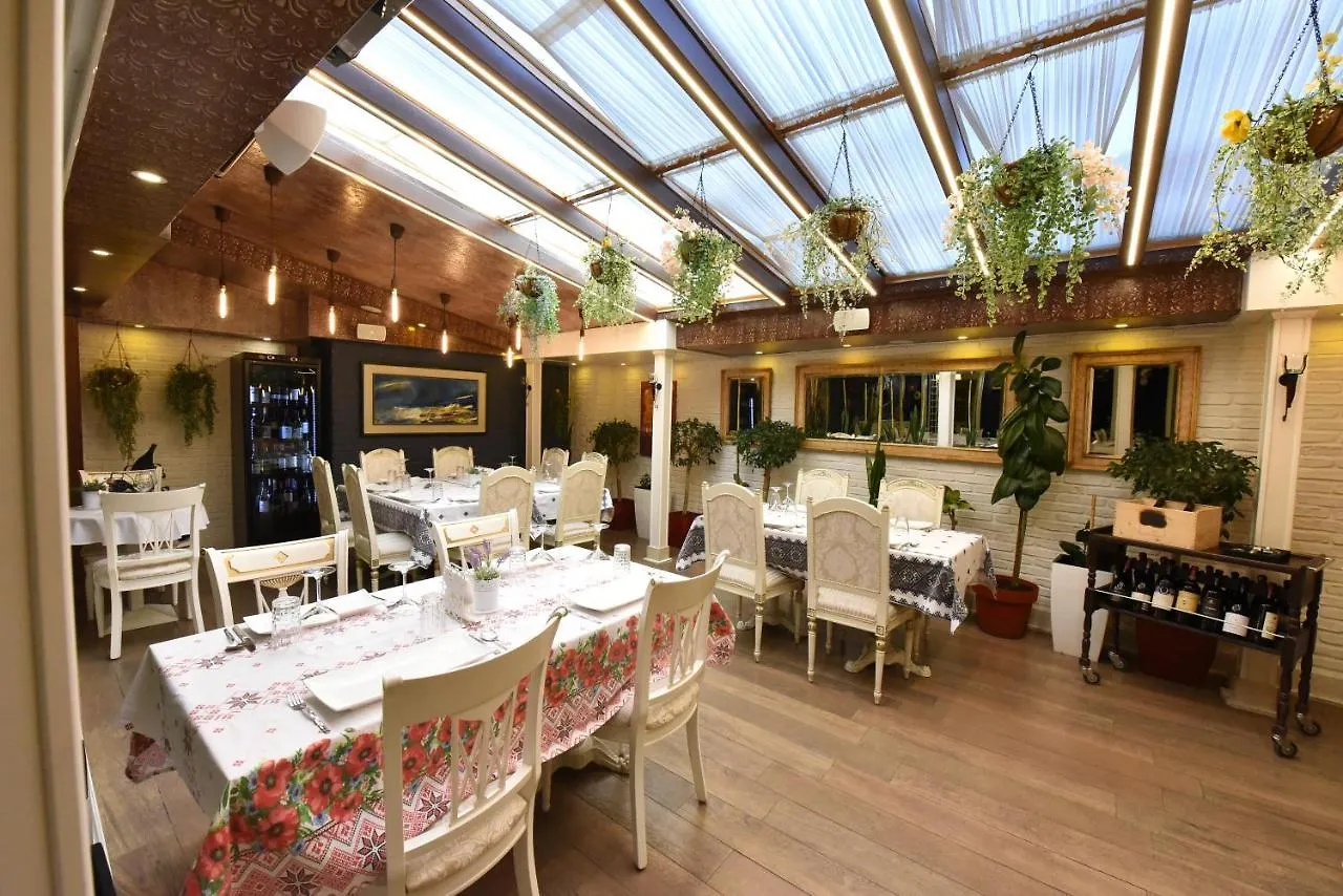 Hotel Hymeti'S Palace Pogradec