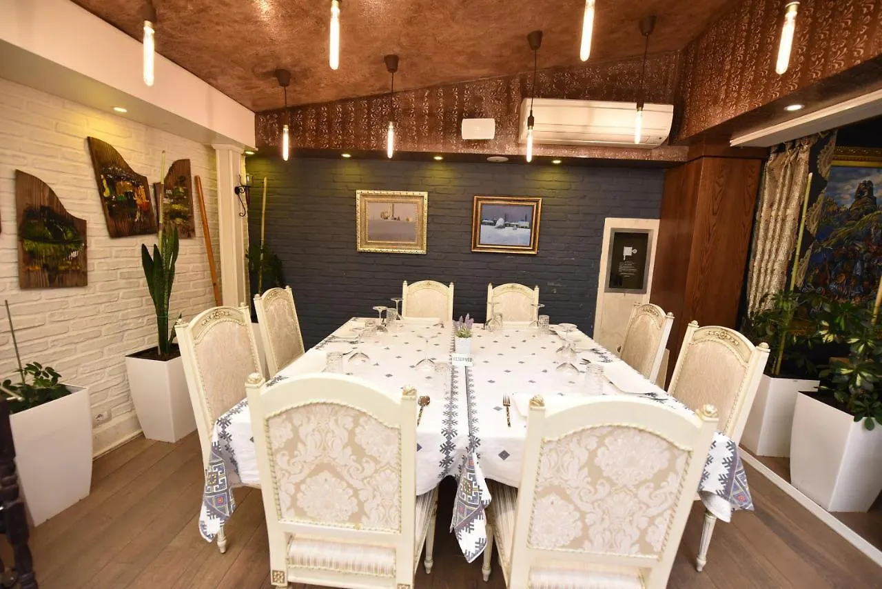 Hotel Hymeti'S Palace Pogradec