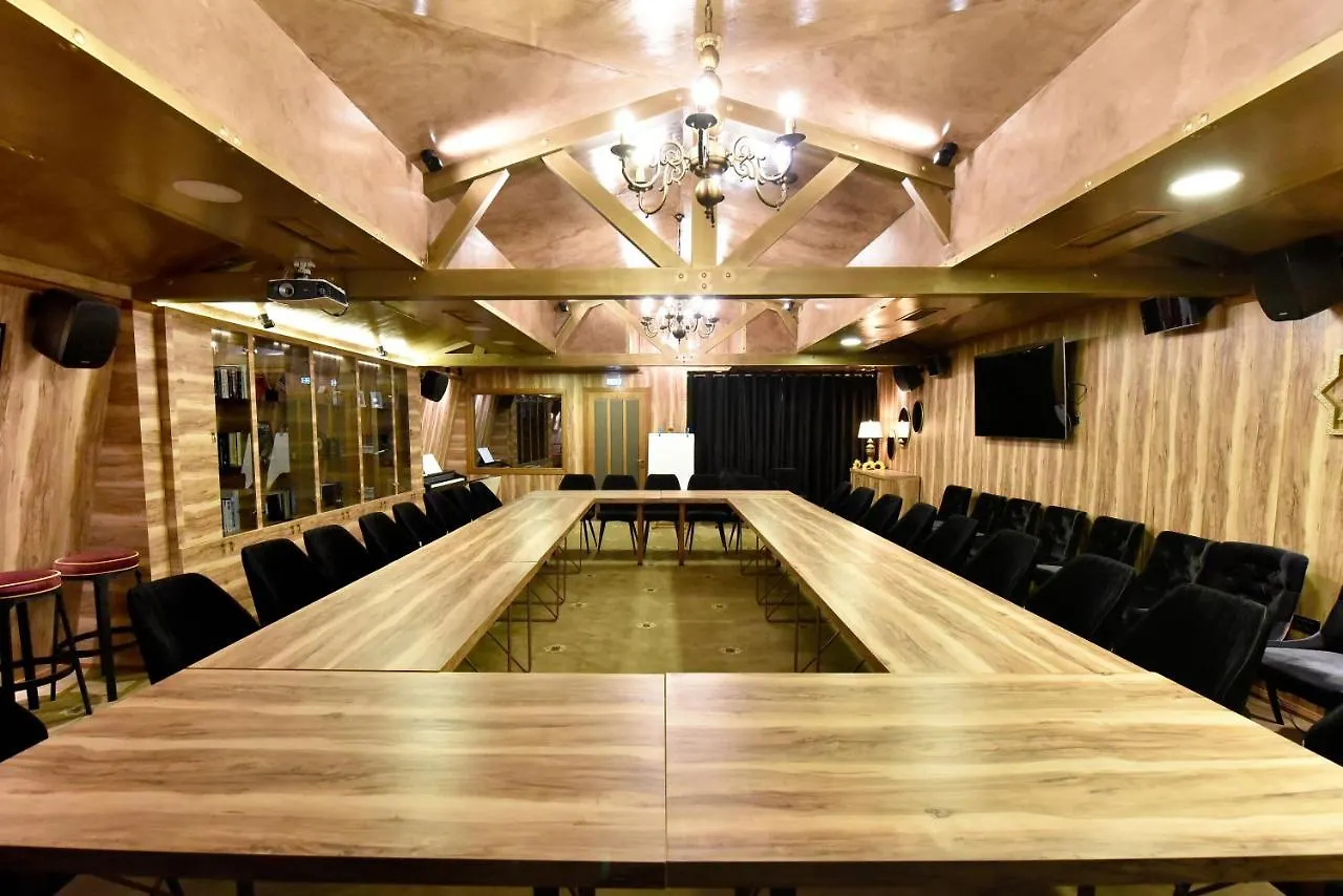 Hotel Hymeti'S Palace Pogradec Albania
